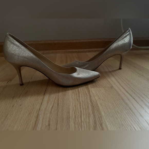 Manolo Blahnik Pumps - Picture 2 of 4